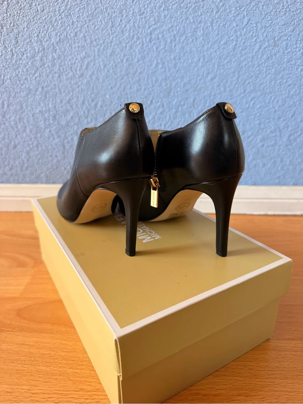 Michael by Michael Kors Sammy Black Leather Ankle Booties Size 6.5
